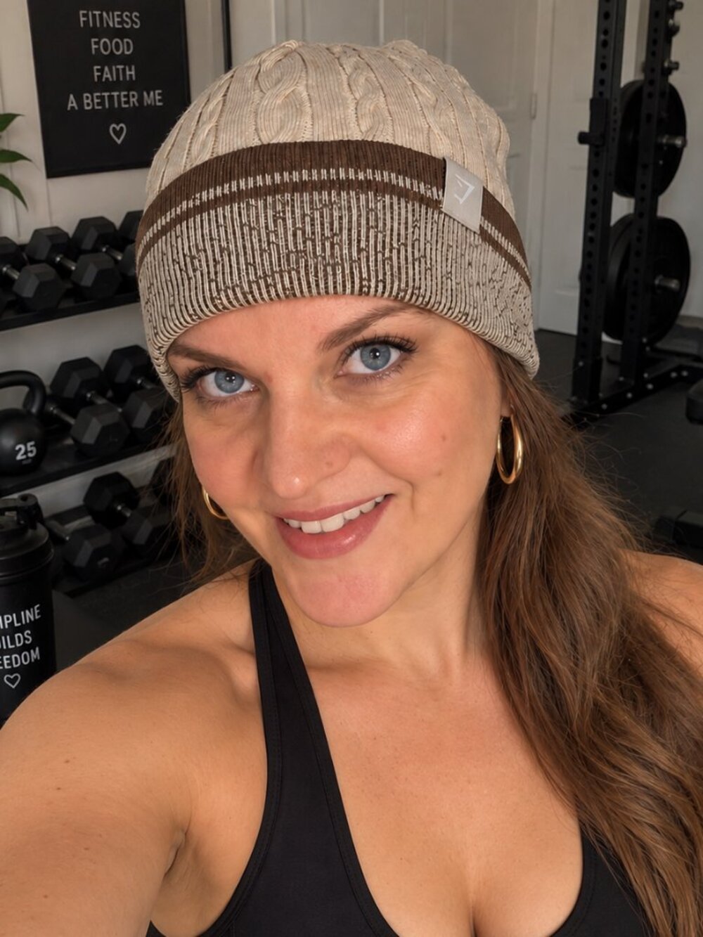 Gymshark Cable Knit Beanie โ Beige/Brown